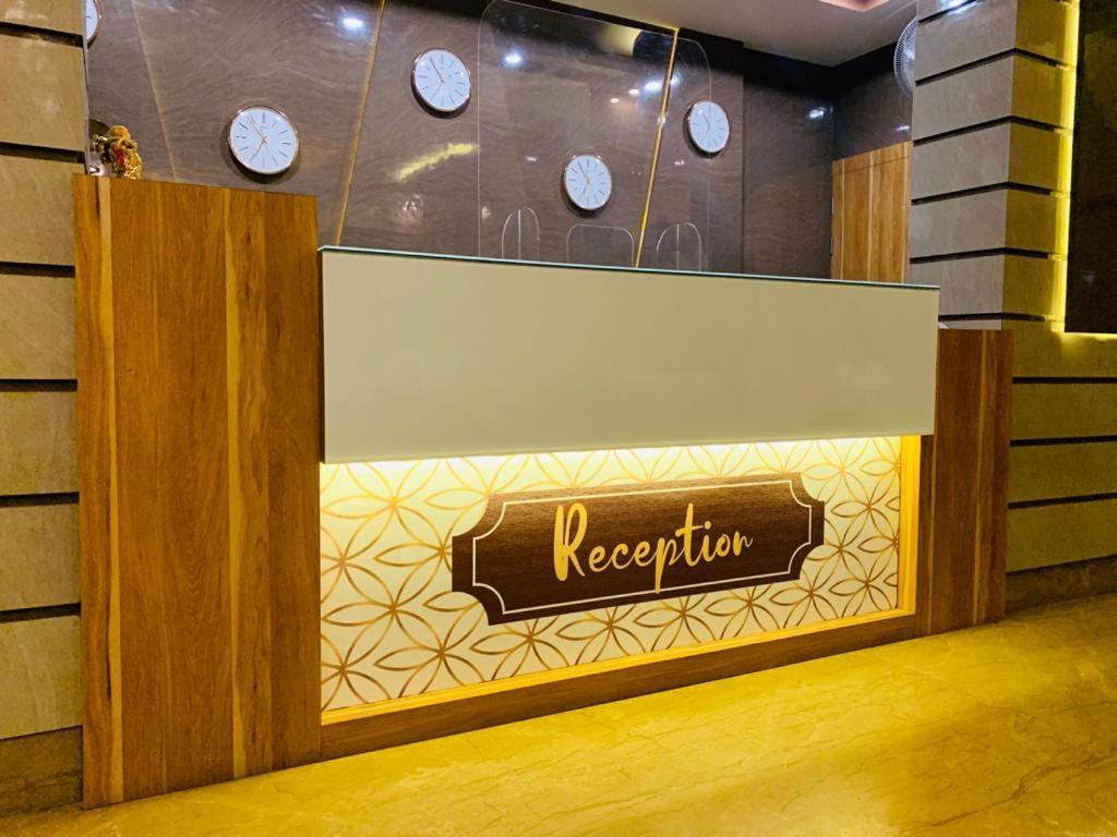 Hotel Royal City Силигури Экстерьер фото