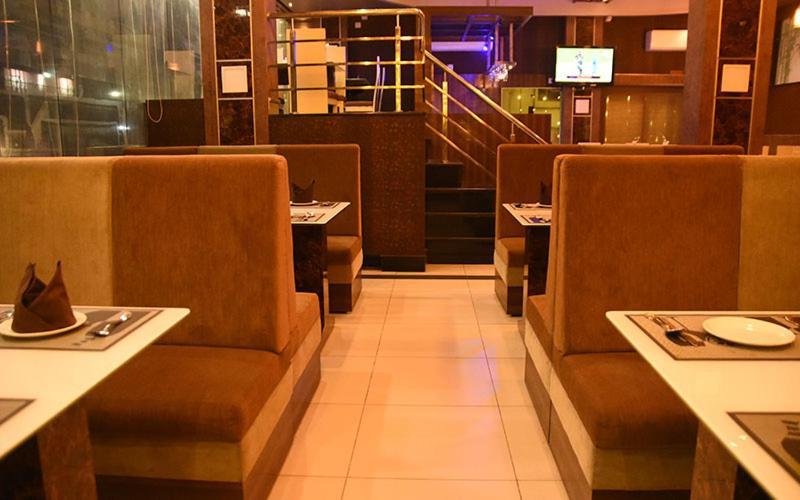 Hotel Royal City Силигури Экстерьер фото
