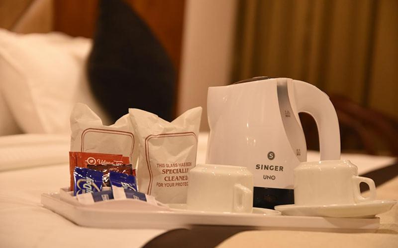 Hotel Royal City Силигури Экстерьер фото
