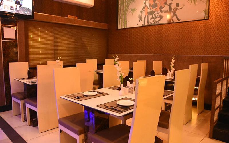 Hotel Royal City Силигури Экстерьер фото