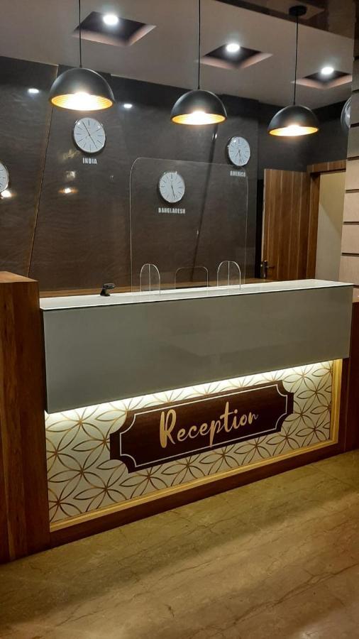 Hotel Royal City Силигури Экстерьер фото